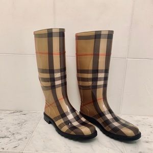 Burberry Tall Nova Check Rain Boot, Size 40